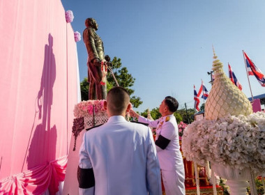 เข้าร่วมพิธีวางพวงมาลาเพื่อน้อมรำลึกเนื่องในวันคล้ายวันสวรรคตพระบาทสมเด็จพระจุลจอมเกล้าเจ้าอยู่หัว 23 ตุลาคม 2569 ... พารามิเตอร์รูปภาพ 6